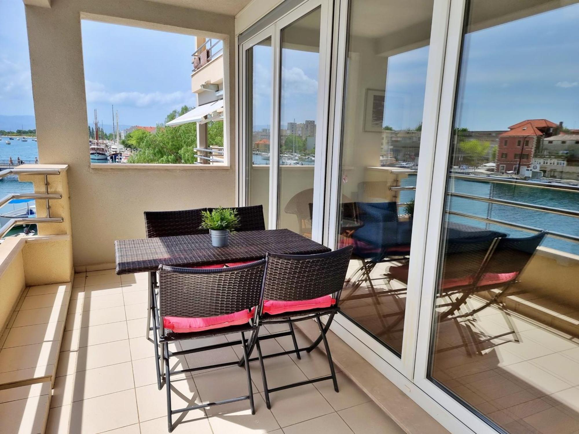 Mitra Zonata Blue Apartment Omiš Екстериор снимка