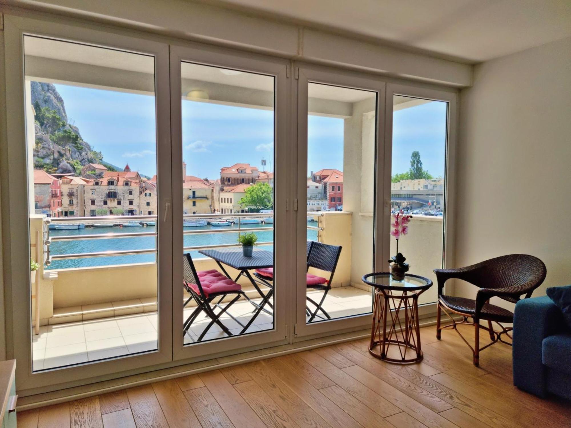 Mitra Zonata Blue Apartment Omiš Екстериор снимка