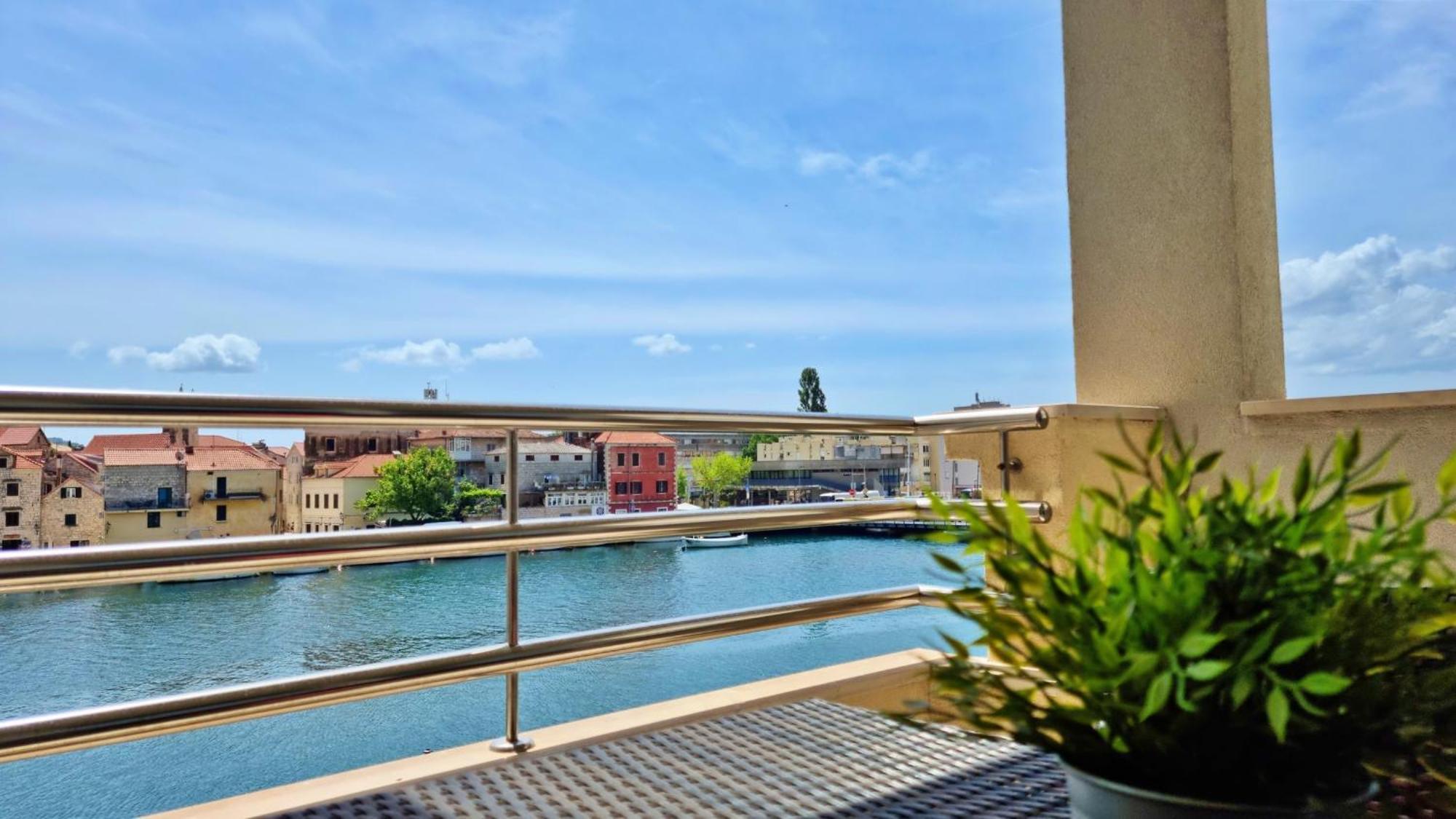 Mitra Zonata Blue Apartment Omiš Екстериор снимка
