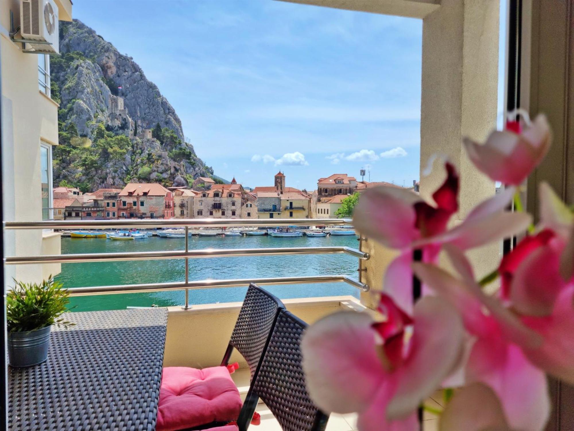Mitra Zonata Blue Apartment Omiš Екстериор снимка
